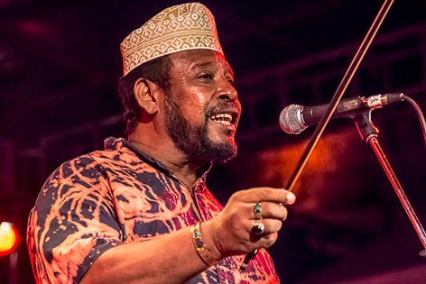 Mohamed Ilyas & Nyota Zameremeta